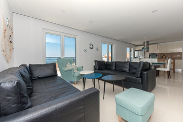 4-bedroom Villa in Makarska with private heated pool