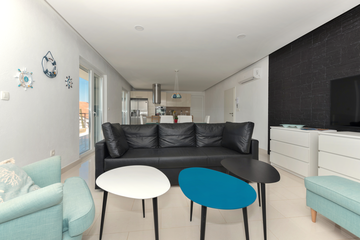 4-bedroom Villa in Makarska with private heated pool