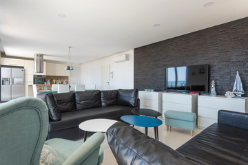 4-bedroom Villa in Makarska with private heated pool