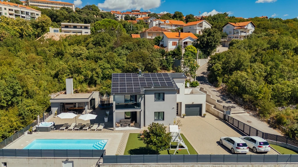 Imotski Villa with Heated Pool, Jacuzzi & 4 Bedrooms