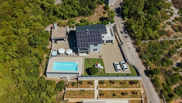 Imotski Villa with Heated Pool, Jacuzzi & 4 Bedrooms