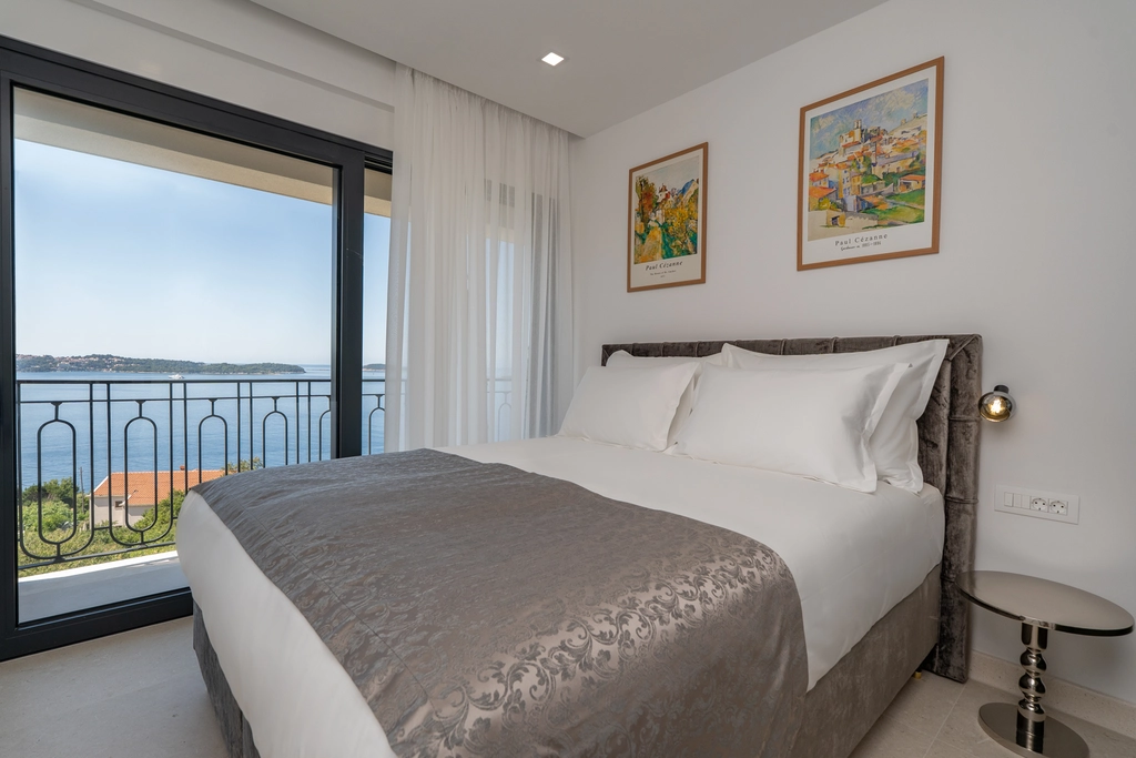 Mlini Villa with Heated Pool and 5 En-Suite Bedrooms