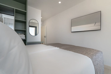 Mlini Villa with Heated Pool and 5 En-Suite Bedrooms