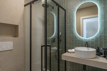 Mlini Villa with Heated Pool and 5 En-Suite Bedrooms