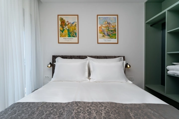 Mlini Villa with Heated Pool and 5 En-Suite Bedrooms