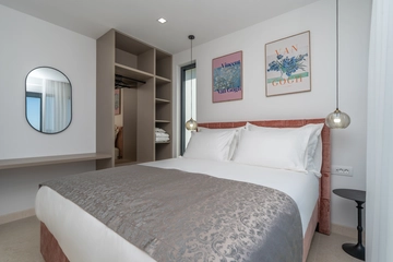 Mlini Villa with Heated Pool and 5 En-Suite Bedrooms