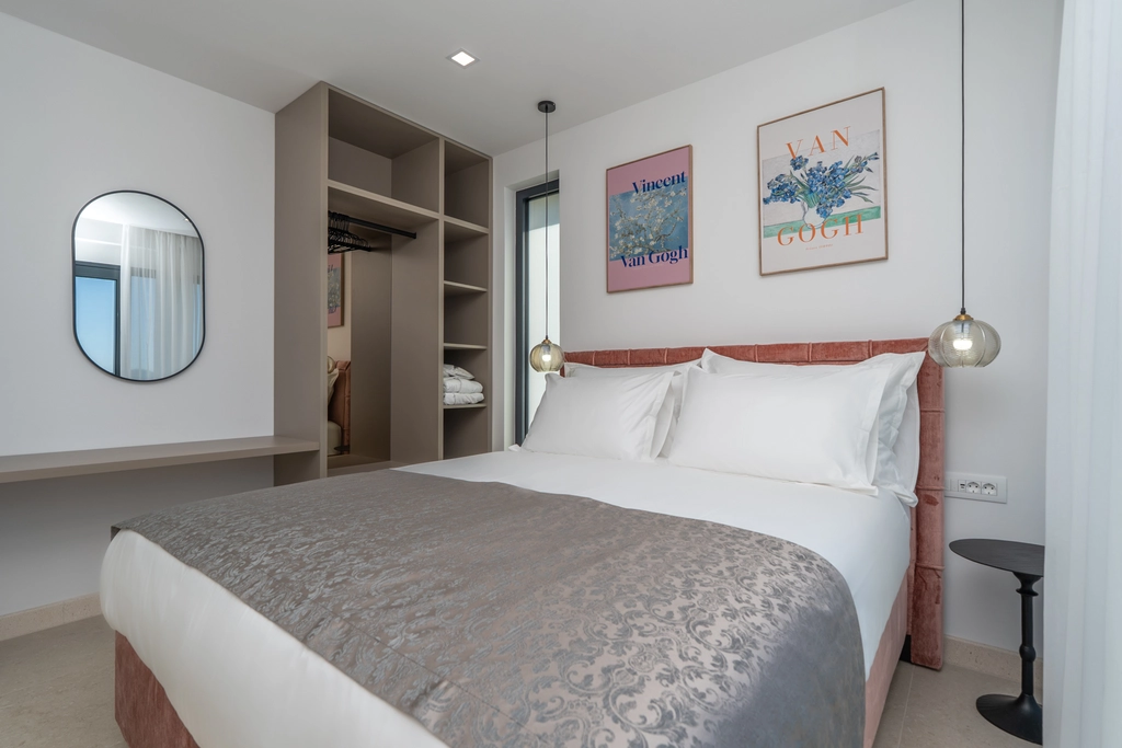 Mlini Villa with Heated Pool and 5 En-Suite Bedrooms