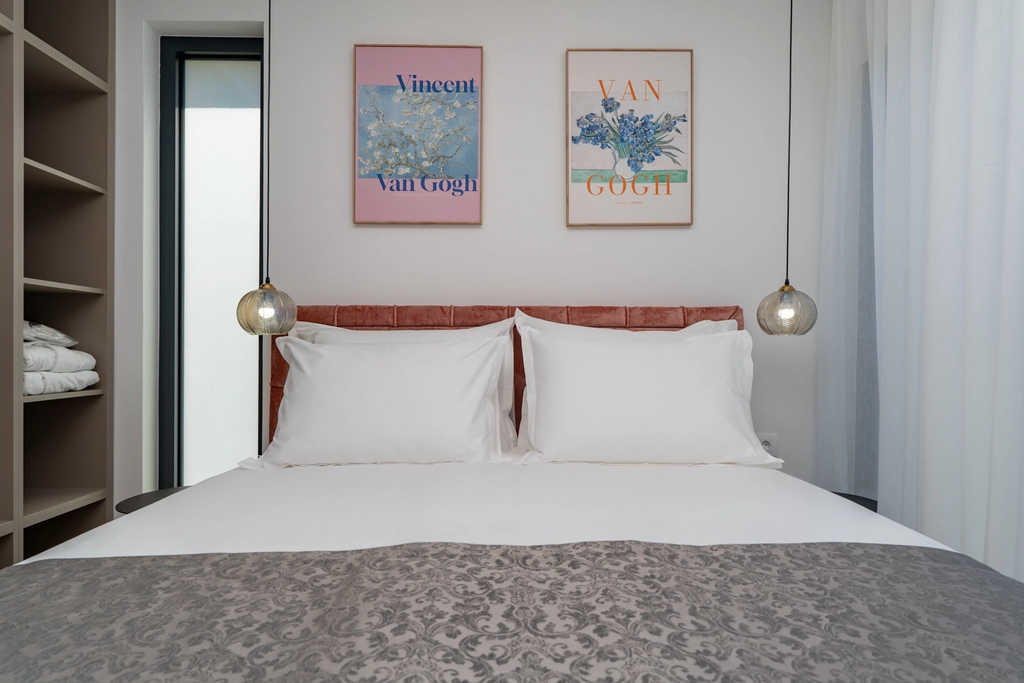 Mlini Villa with Heated Pool and 5 En-Suite Bedrooms