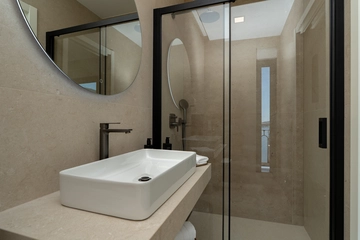 Mlini Villa with Heated Pool and 5 En-Suite Bedrooms