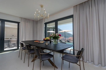 Mlini Villa with Heated Pool and 5 En-Suite Bedrooms