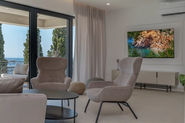 Mlini Villa with Heated Pool and 5 En-Suite Bedrooms