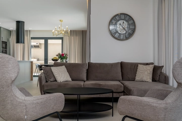 Mlini Villa with Heated Pool and 5 En-Suite Bedrooms