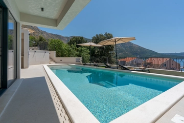 Mlini Villa with Heated Pool and 5 En-Suite Bedrooms