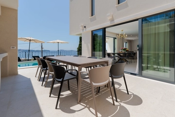 Mlini Villa with Heated Pool and 5 En-Suite Bedrooms