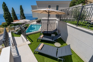 Mlini Villa with Heated Pool and 5 En-Suite Bedrooms