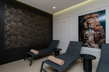 Mlini Villa with Heated Pool and 5 En-Suite Bedrooms