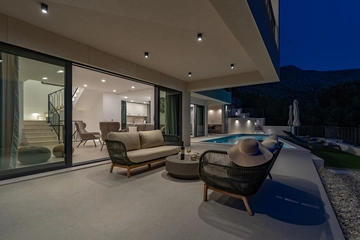 Mlini Villa with Heated Pool and 5 En-Suite Bedrooms