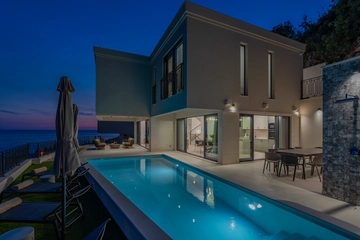 Mlini Villa with Heated Pool and 5 En-Suite Bedrooms