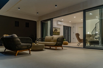 Mlini Villa with Heated Pool and 5 En-Suite Bedrooms