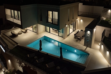 Mlini Villa with Heated Pool and 5 En-Suite Bedrooms