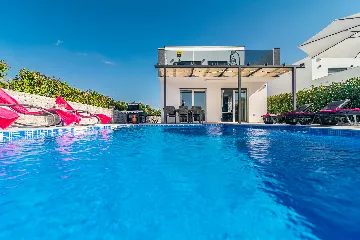 3-Bedroom Villa with Private Pool in Svetvinčenat