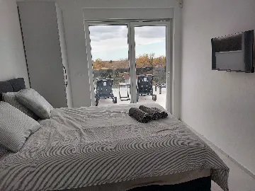 3-Bedroom Villa with Private Pool in Svetvinčenat