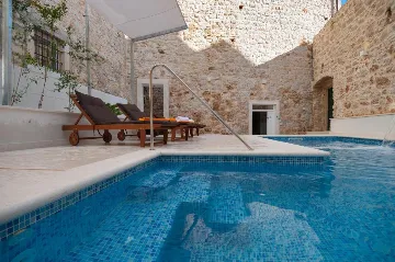 Heritage Villa with Heated Pool in Bol