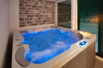 Heritage Villa with Heated Pool in Bol