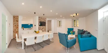 Heritage Villa with Heated Pool in Bol