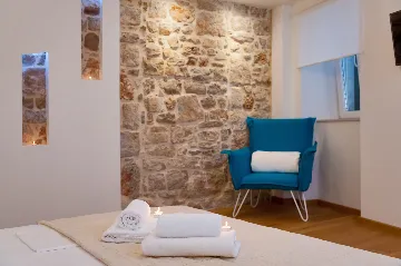 Heritage Villa with Heated Pool in Bol