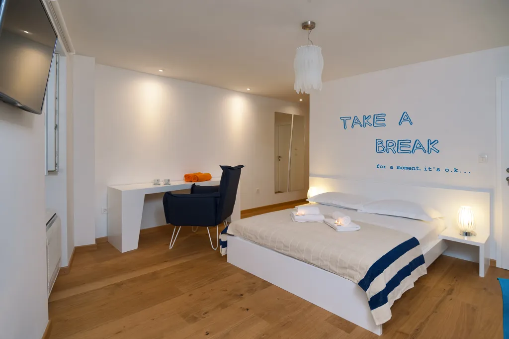 Heritage Villa with Heated Pool in Bol