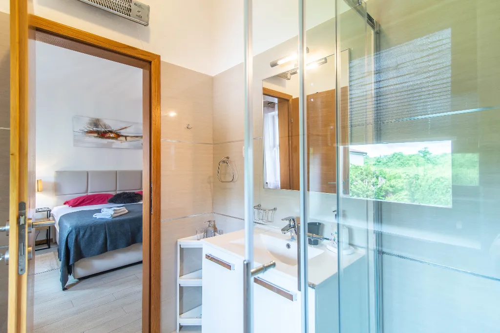4-Bedroom Villa with Private Pool in Svetvinčenat