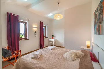 4-Bedroom Villa with Private Pool in Svetvinčenat