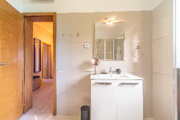 4-Bedroom Villa with Private Pool in Svetvinčenat