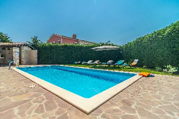 4-Bedroom Villa with Private Pool in Svetvinčenat