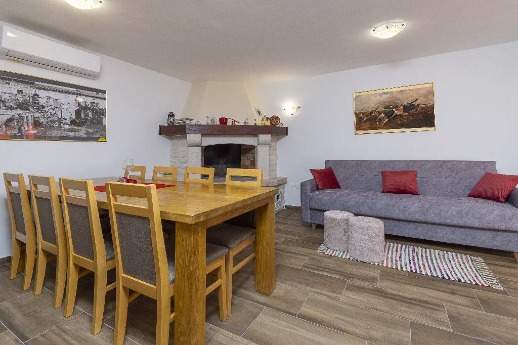Villa with Private Pool in Butkovići (Sleeps 5)