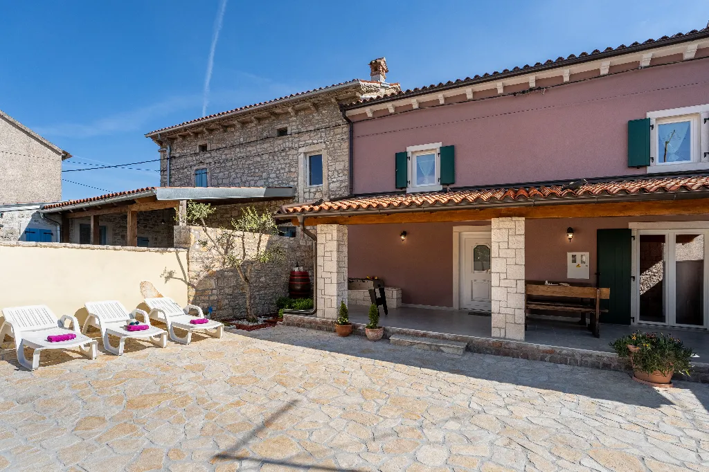 Villa with Private Pool in Butkovići (Sleeps 5)