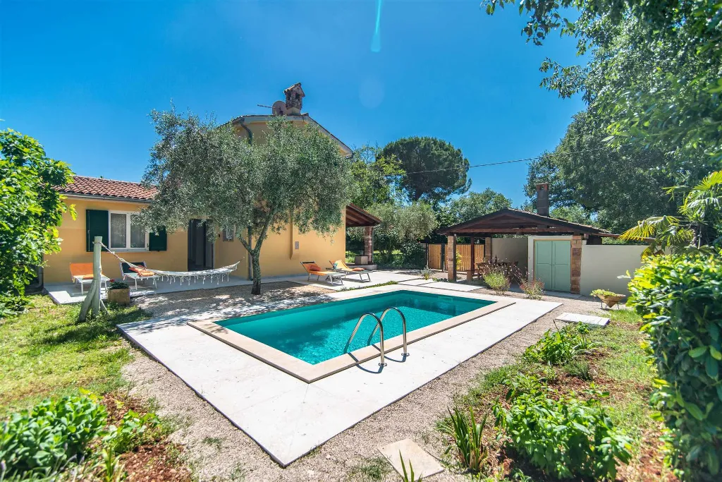 2-Bedroom Villa with Private Pool in Juricani