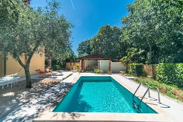 2-Bedroom Villa with Private Pool in Juricani
