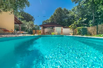 2-Bedroom Villa with Private Pool in Juricani