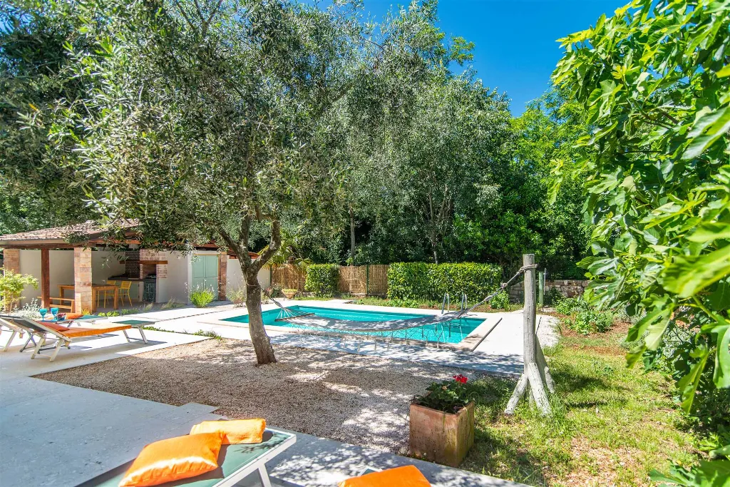 2-Bedroom Villa with Private Pool in Juricani
