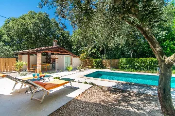 2-Bedroom Villa with Private Pool in Juricani