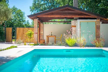 2-Bedroom Villa with Private Pool in Juricani