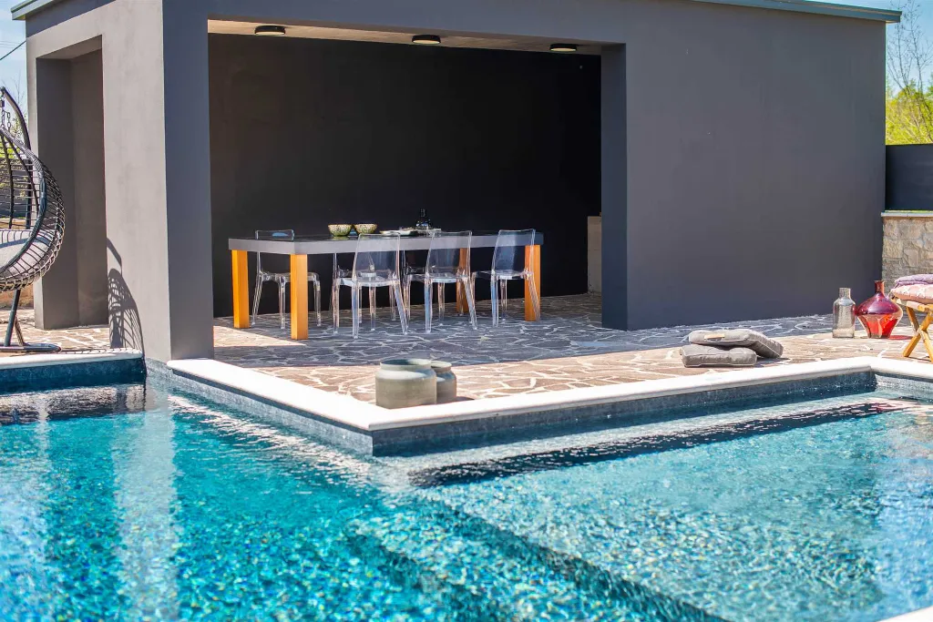 3-Bedroom Air-Conditioned Villa in Poreč for 6