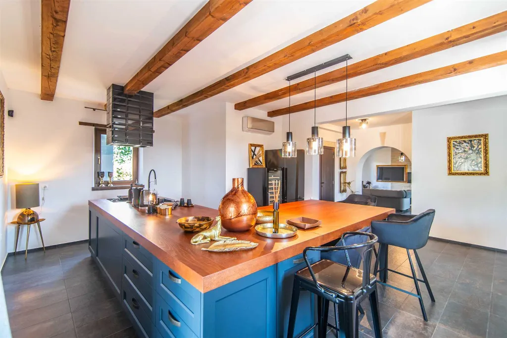 3-Bedroom Air-Conditioned Villa in Poreč for 6