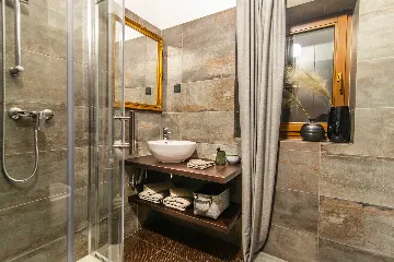 3-Bedroom Air-Conditioned Villa in Poreč for 6