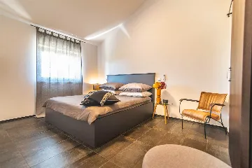 3-Bedroom Air-Conditioned Villa in Poreč for 6