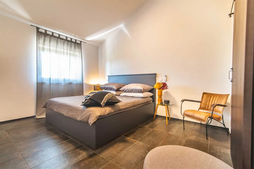 3-Bedroom Air-Conditioned Villa in Poreč for 6