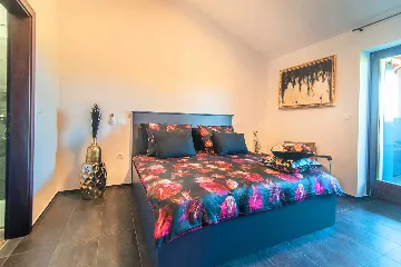 3-Bedroom Air-Conditioned Villa in Poreč for 6