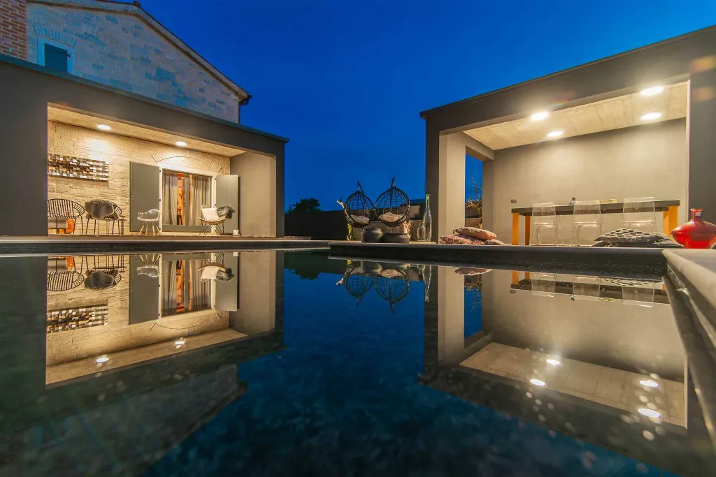 3-Bedroom Air-Conditioned Villa in Poreč for 6